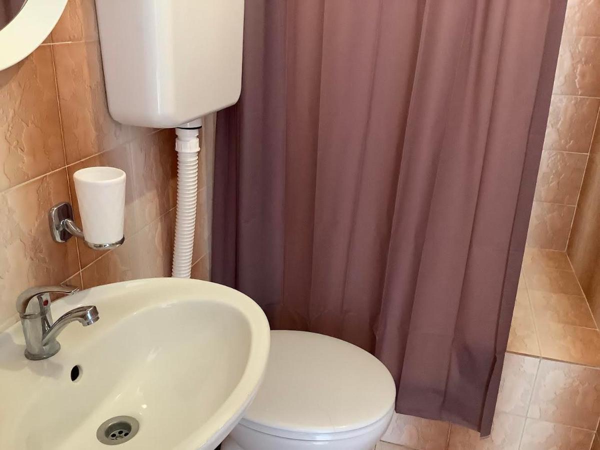 Rooms 22 - Beachfront Primošten المظهر الخارجي الصورة