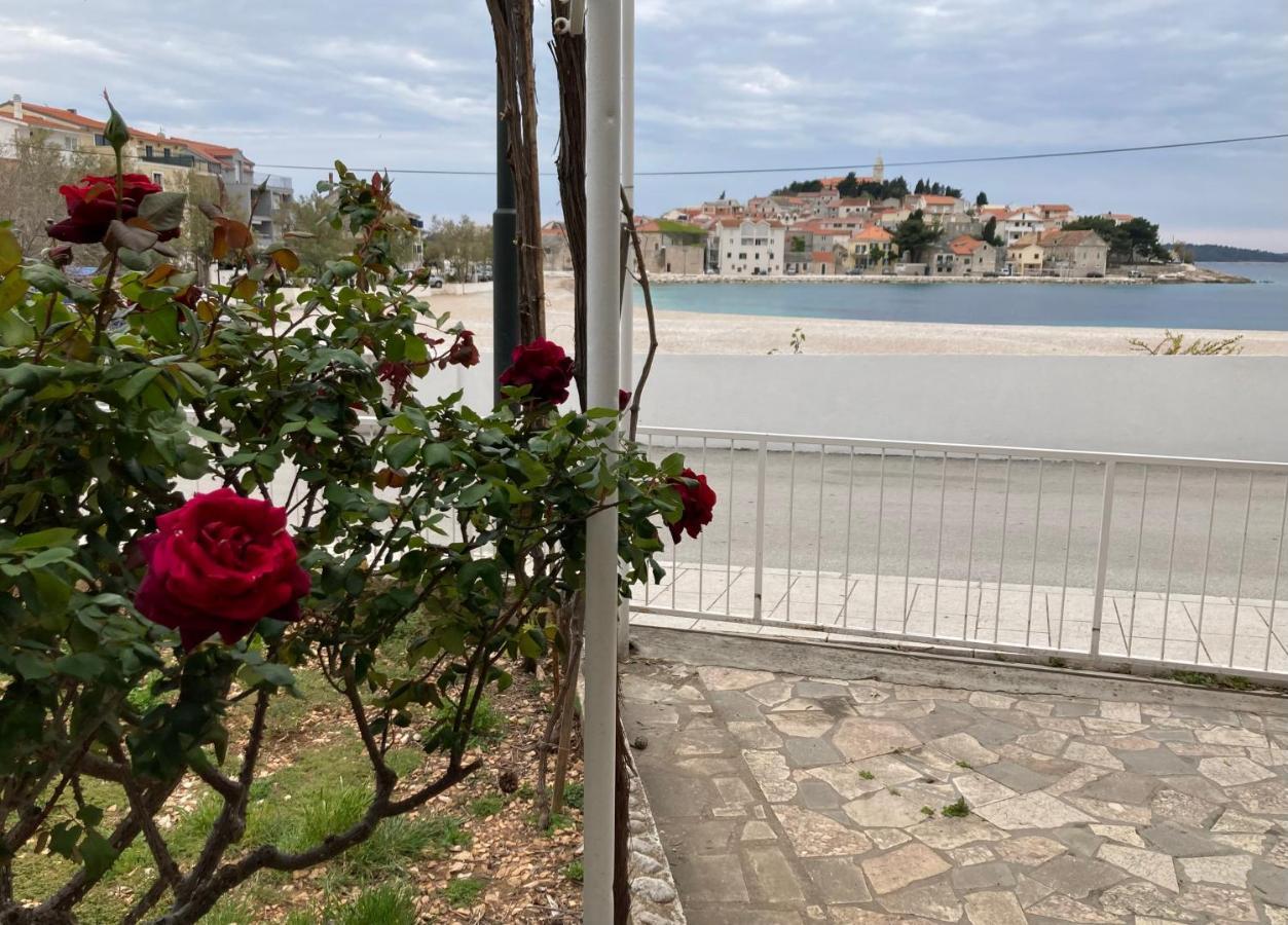 Rooms 22 - Beachfront Primošten المظهر الخارجي الصورة
