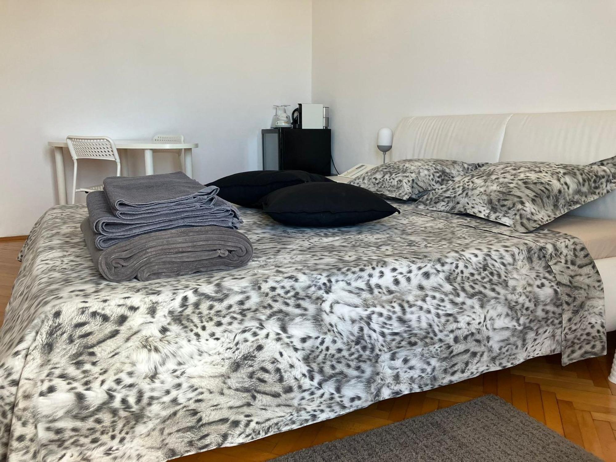Rooms 22 - Beachfront Primošten المظهر الخارجي الصورة