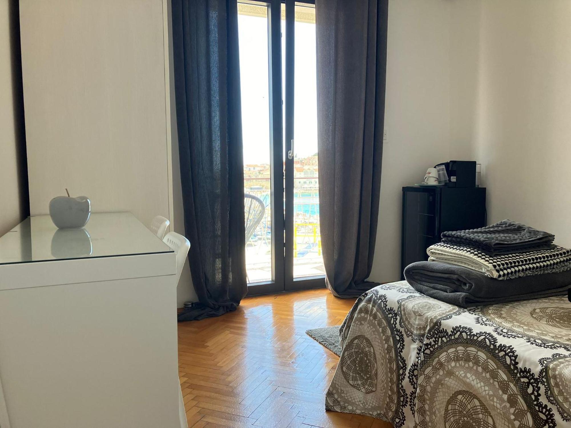 Rooms 22 - Beachfront Primošten المظهر الخارجي الصورة